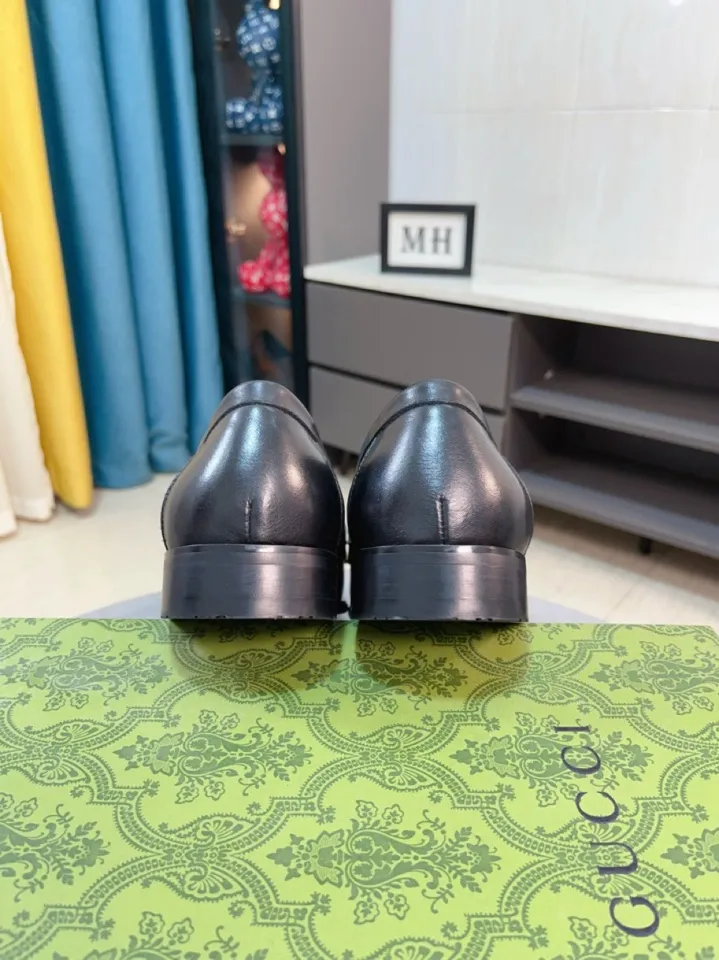 Men's shoes 💰500🌹🌹Niuli [GUCCI Gucci] A new style of formal men's leather shoes is coming~ The original quality upper is made of patent leather imported from Italy, the leather is soft and delicate, comfortable and soft first-layer cowhide lining, rubber wear-resistant outsole, the shoe shape is dignified and domineering, and the luxury charm cannot be concealed! The natural and free nouveau riche leads the trend. Code number: 38-44